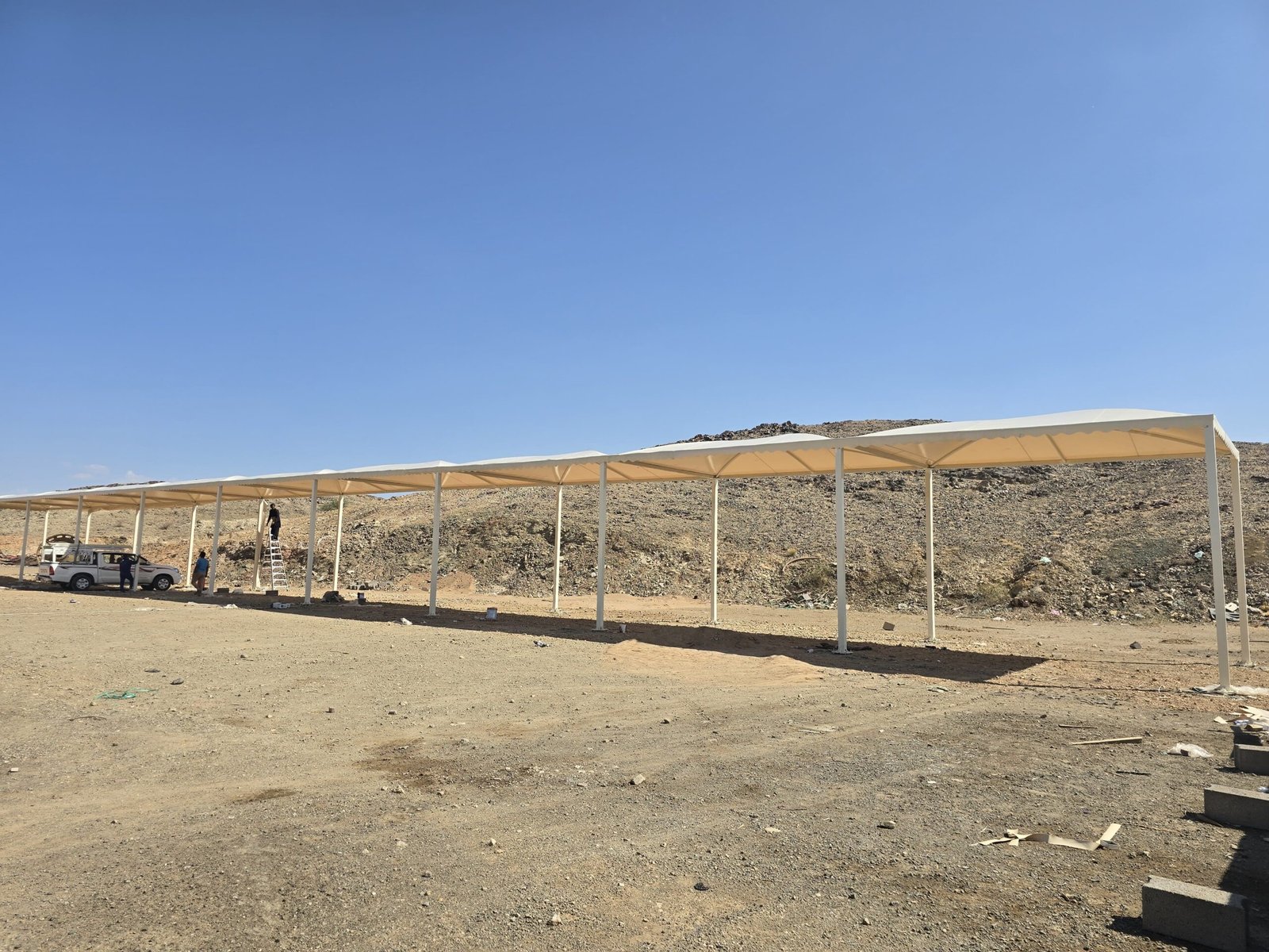 مظلات ساندوتش بانل